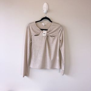 June & Hudson Women's Blouse Cream Twist Front Size Medium Fits Like A Small NWT